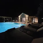 Villa Elaiopetra Kefalonia - Stonehouse Hideaway With Pool - Modern Luxury With Serene Sea And Mountain Views Metaxáta